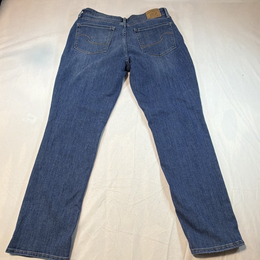 Levi Strauss Signature Women's 8 Mid-Rise Straight Stretch Medium Wash Classic - Picture 5 of 15